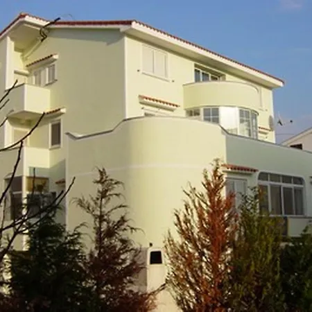 Luka 3 Apartment *