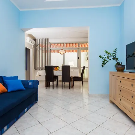 Luka 3 Apartment *