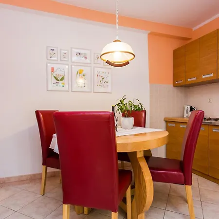 Apartment Luka 3