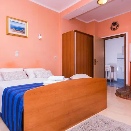 Luka 3 Apartment