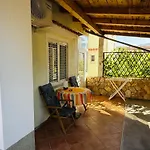 Apartman Luka 3 *